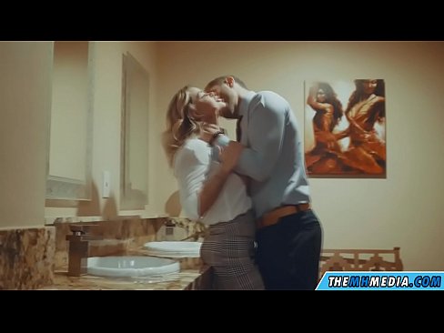 ❤️ Wenn eine vollbusige Blondine dich in einer öffentlichen Toilette verführt Sluts bei uns de.mypornpics.ru ❌️